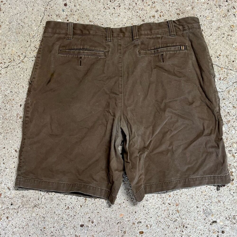 Eddie Bauer Men's Brown Chino Shorts Size 40W Casual Flat Front - Picture 2 of 3